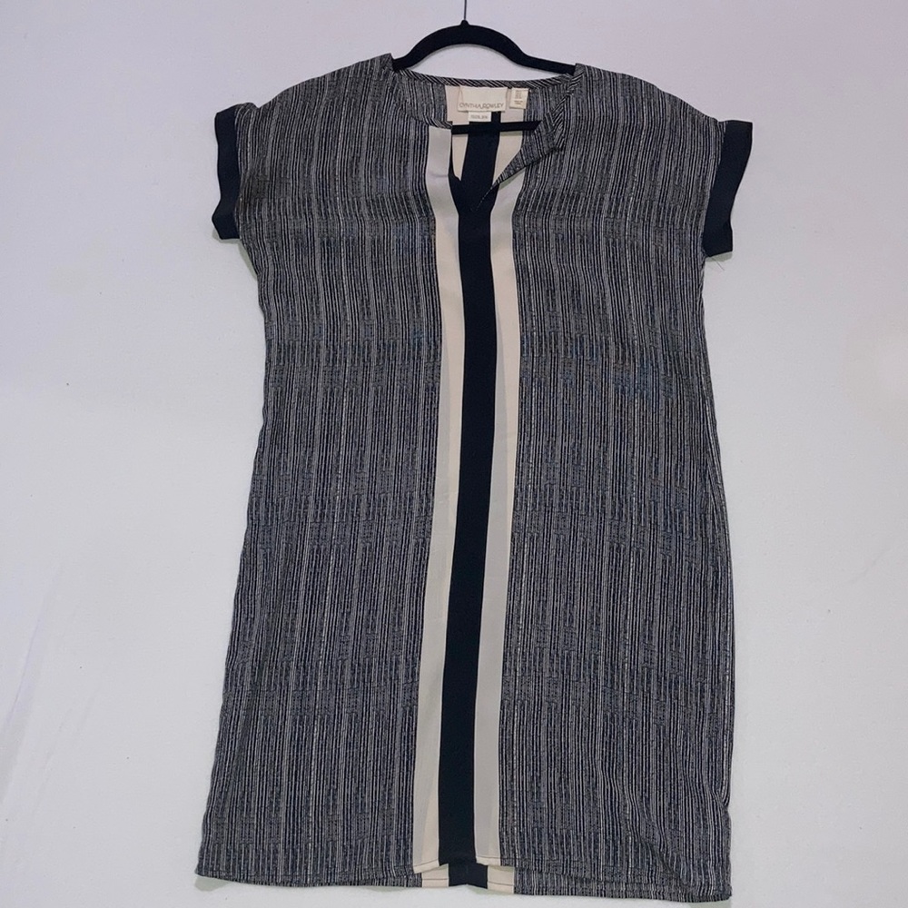 Size 2 Cynthia Rowley 100% silk slip dress. Black & cream color blocking pattern